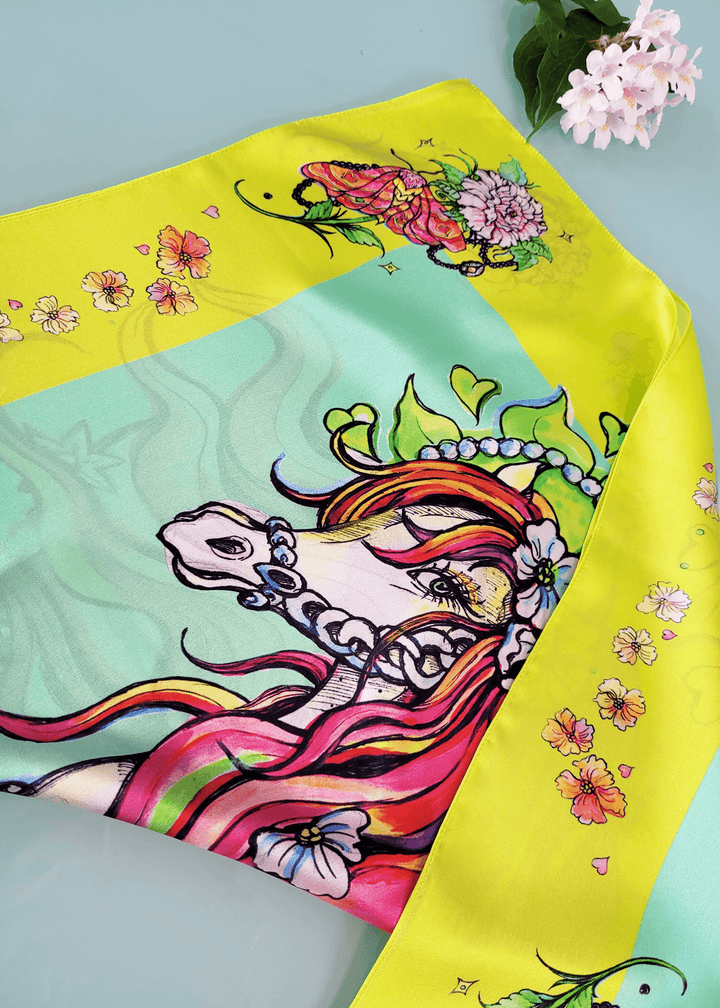 Designer Seidenschal Pretty aus reinem Seidensatin von Iryna Feinblatt