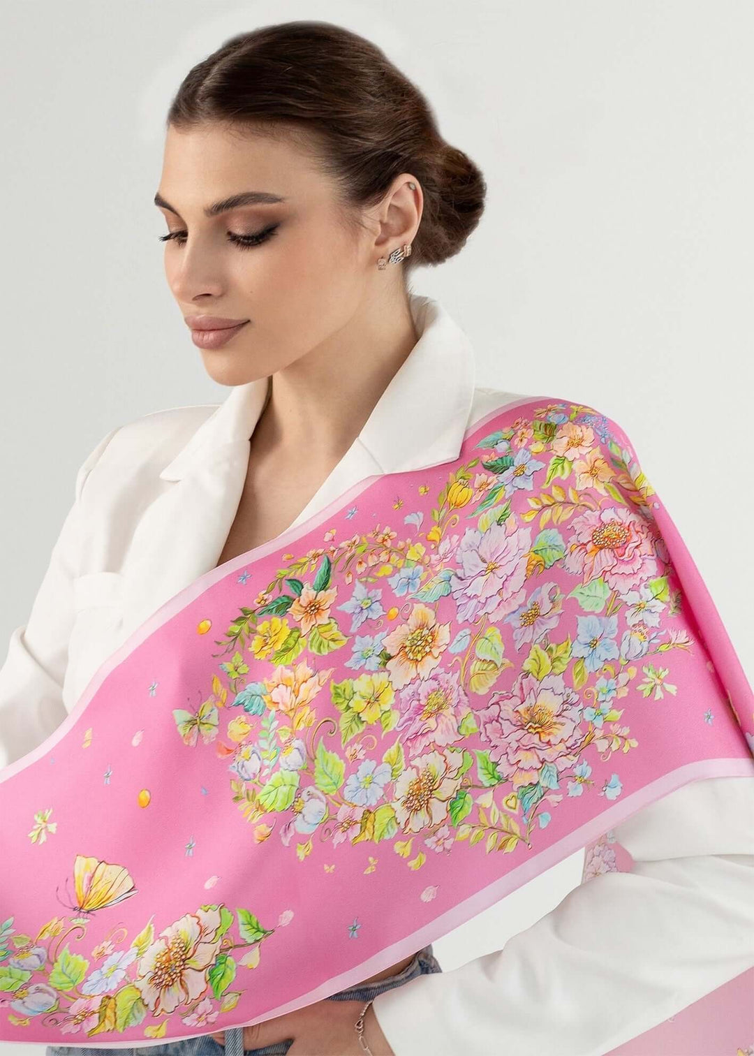 Designer Seidentuch für Damen in rosa Iryna Feinblatt