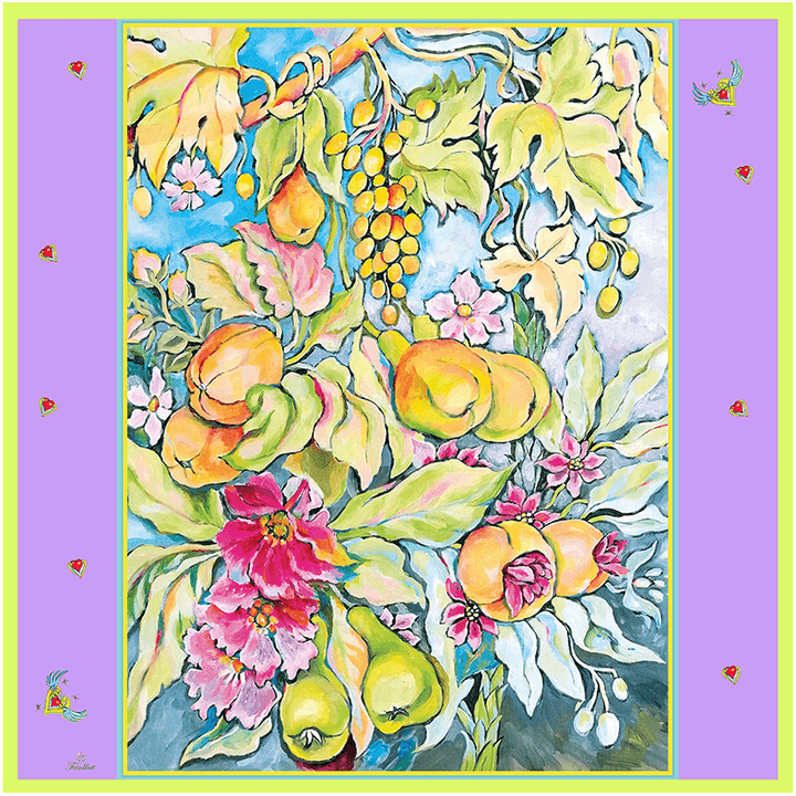 Bild eines entfalteten Schals, ein Fragment des Sommers auf einem blauen Himmel, Blumen mit einer Ranke, lilafarbene Streifen mit kleinen Herzen