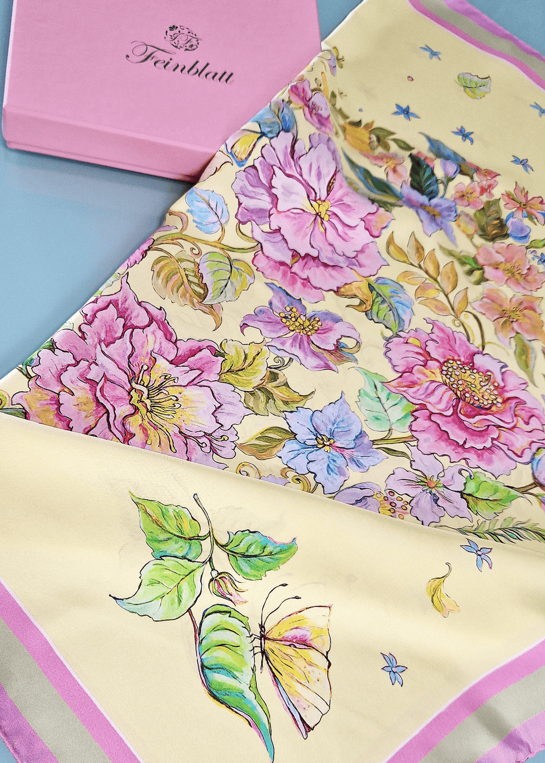 Perfektes Geschenk Designer Seide Herz aus Blumen für eine Frau