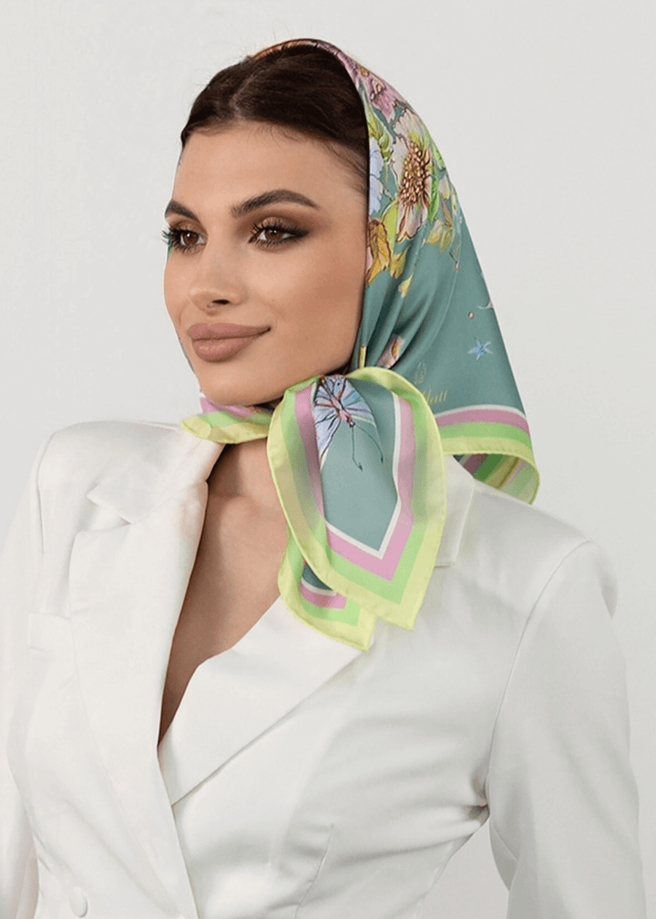 Seiden Kopftuch mit Designer Aufdruck Herz aus Blumen  in mint