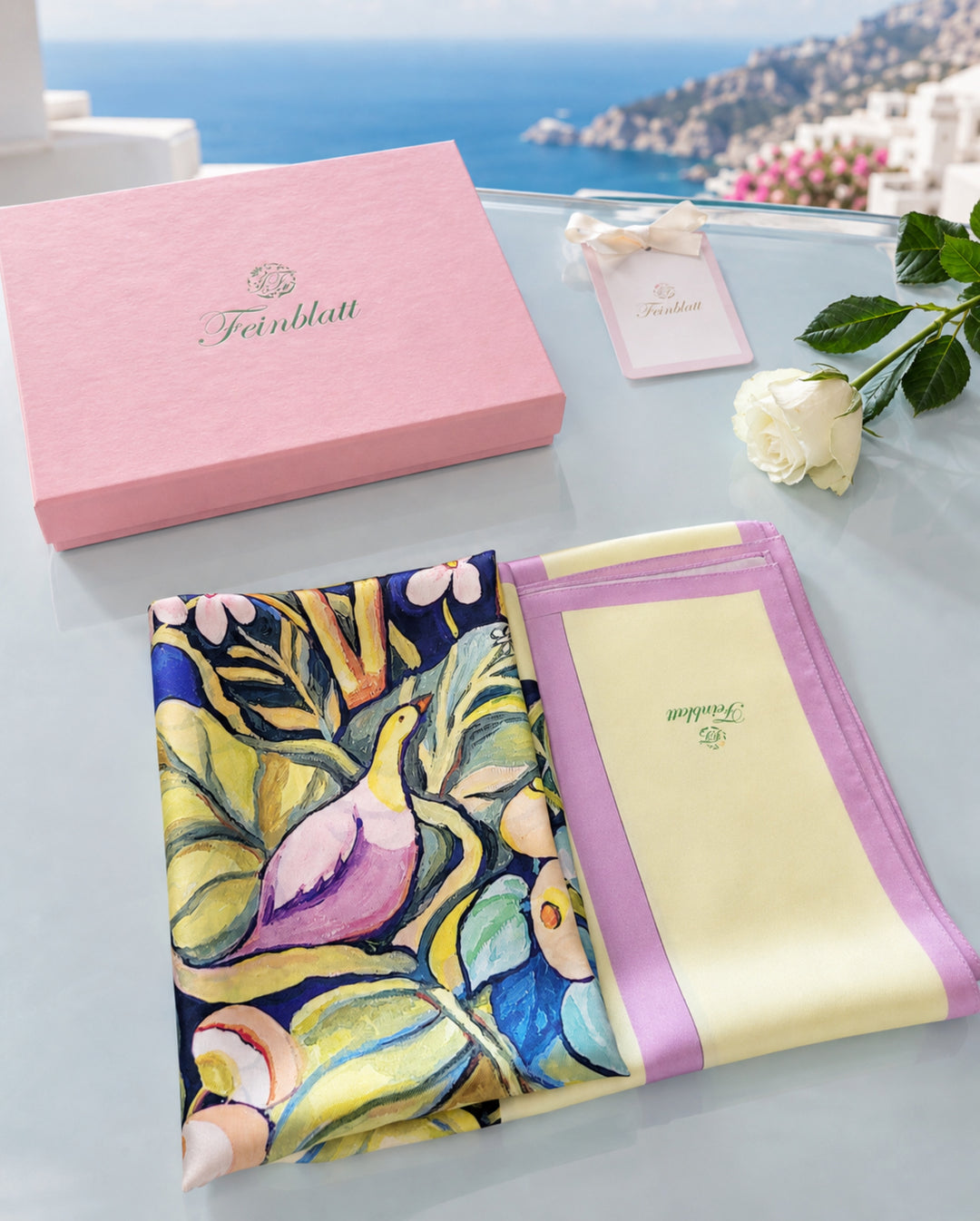 Designer Seidentuch Zauberwald Morgen Pastellgelb Rand