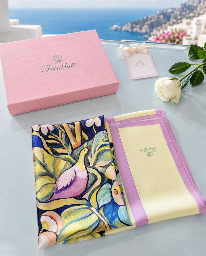 Designer Seidentuch Zauberwald Morgen Pastellgelb Rand
