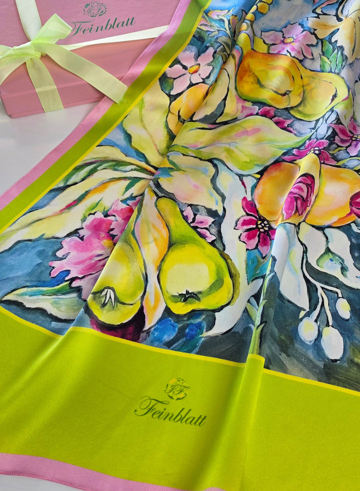 Feinblatt Seidenschal Sunny Italy mit floralem Druck und Geschenkbox im Detail
