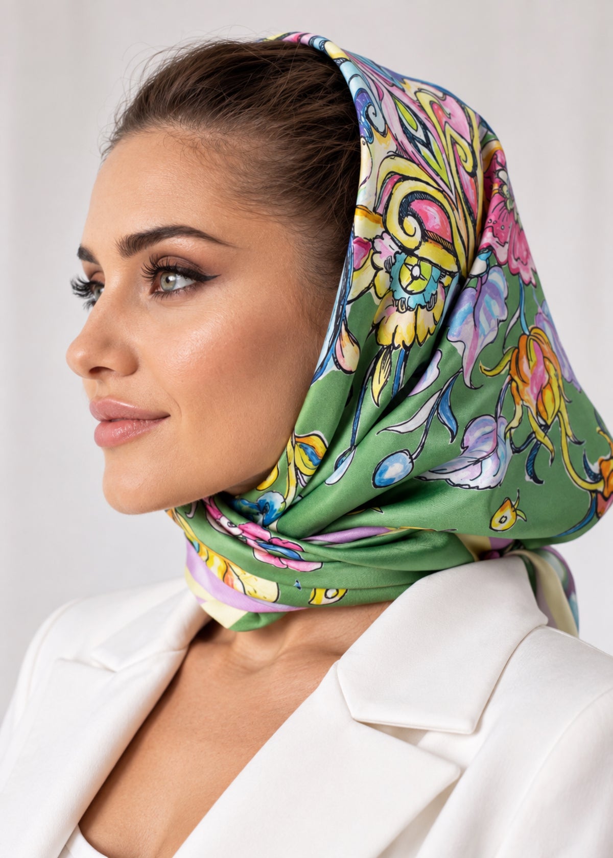 Europäische Naturmaterialien: Seidentwill, Seidensatin, Seidenchiffon und Kaschmir im Detail